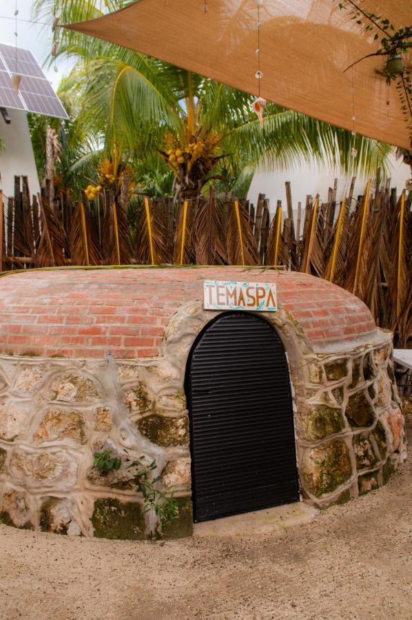 Xtambaa Cabins & Spa Only Adults El Cuyo Esterno foto